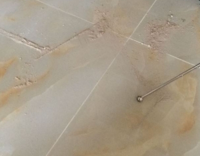 万秀瓷砖空鼓维修公司分享粘合剂选择不当在瓷砖铺贴过程中可能导致以下问题