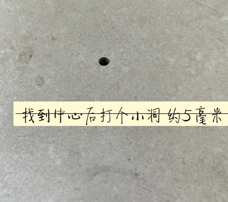 万秀瓷砖空鼓维修公司专业解答在瓷砖铺贴过程中，如果砂料搅拌不均匀，将会带来以下问题